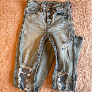America eagle- ripped light washed jeans